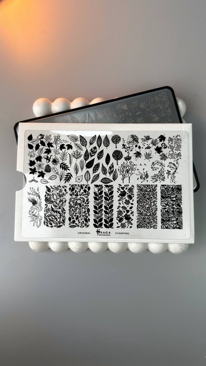 Destička na stamping SAGA 12 „Autumn“ obrázek 1 Destička na stamping SAGA 12 „Autumn“